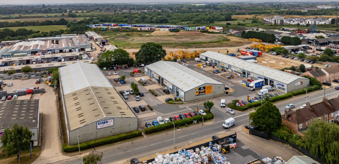 St David's Square Trade Park  - Industrial Unit To let - St Davids Square Trade Park, Peterborough